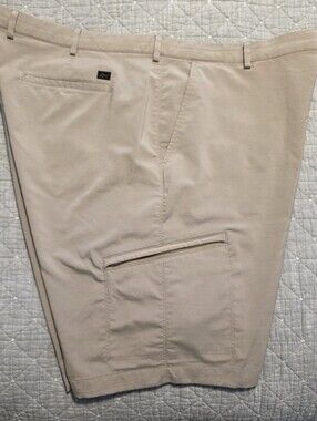 Greg Norman Collection Men's Golf/Casual Lightweight Shorts in Light Beige